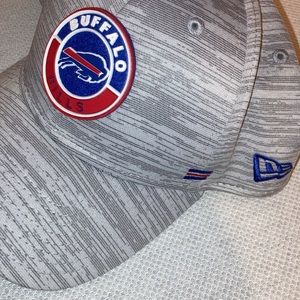 Buffalo bills New Era 2020 NFL Sideline Official 39THIRTY Flex Hat - Gray